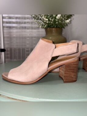 Franco Sarto Helix Leather Peep Toe Slingback Heels Nude Beige Dress Shoes Sz 7